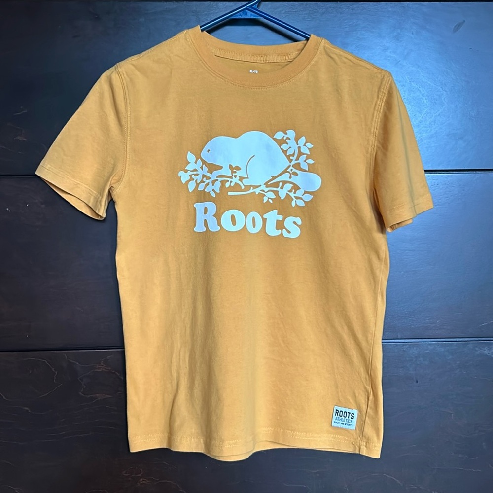 ROOTS Logo T-shirt. Youth XL/Women’s XS